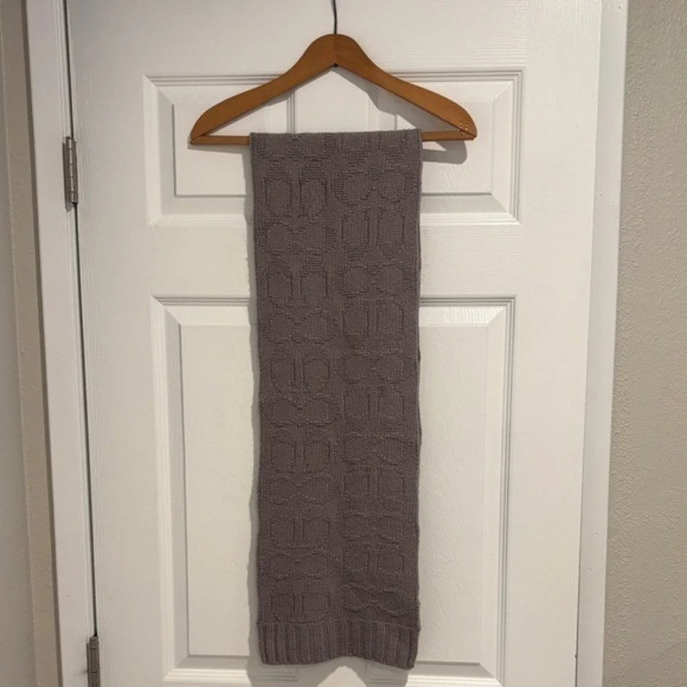 Coach Logo Cable Knit Wool Scarf‎ Unisex Gray